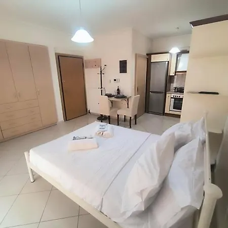 Апартаменты Flat In Лоутраки